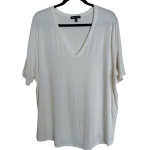 Universal Standard V Neck Short Sleeve Tee size 18/20 Rayon Blend White